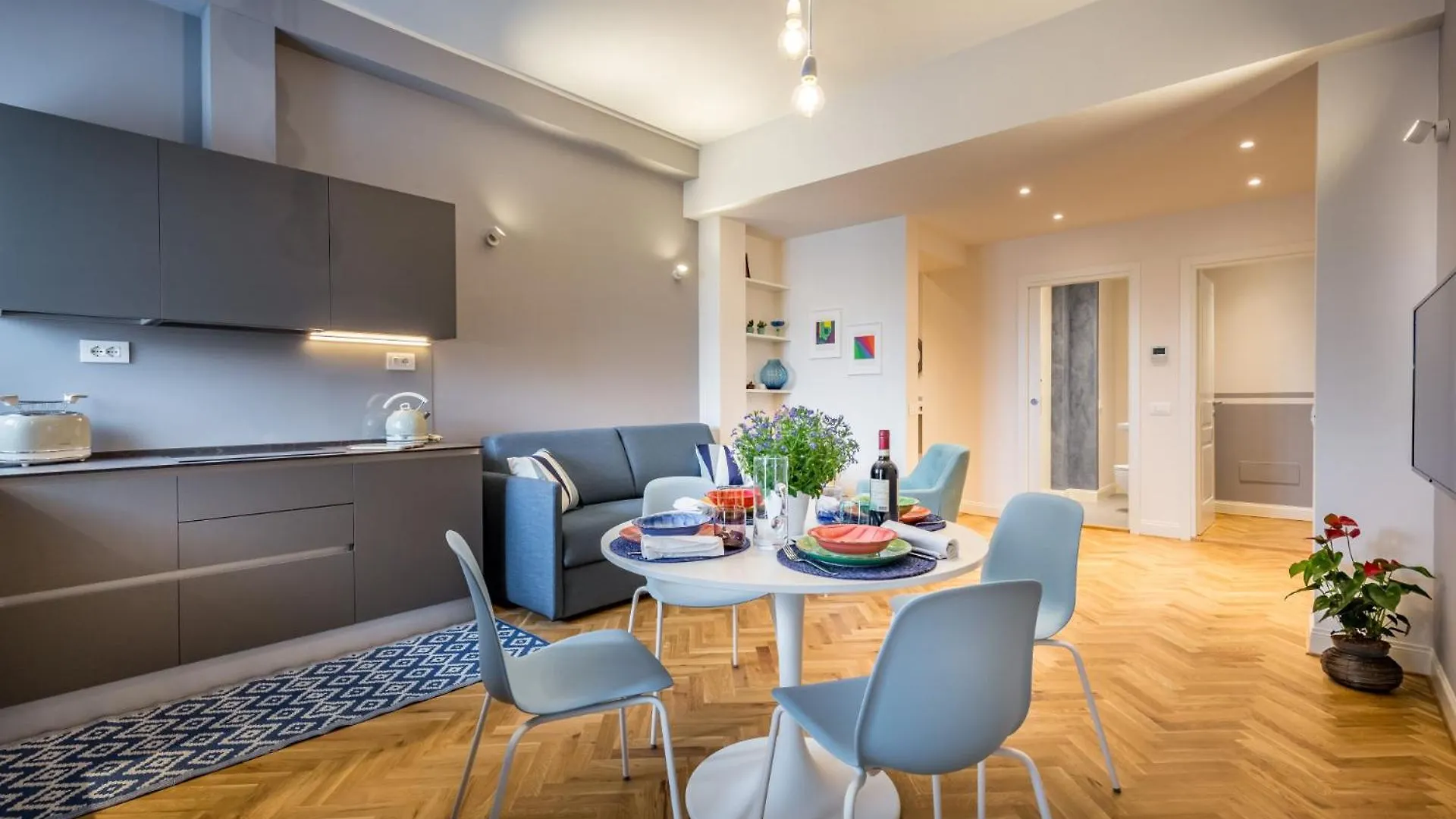 Apartments Florence - Cobalt Cove 2 Bedroom Italy